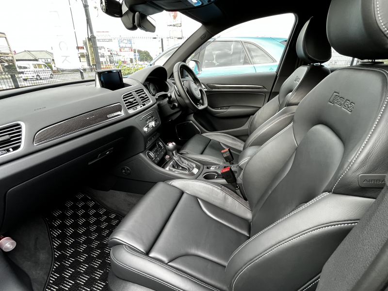 アウディ RS Q3 中古車