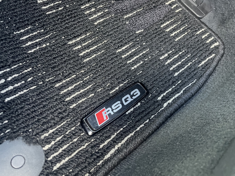 アウディ RS Q3 中古車