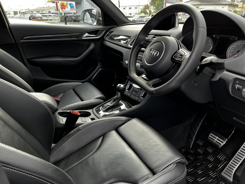 アウディ RS Q3 中古車