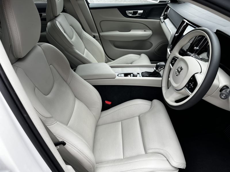 ボルボ V60 中古車