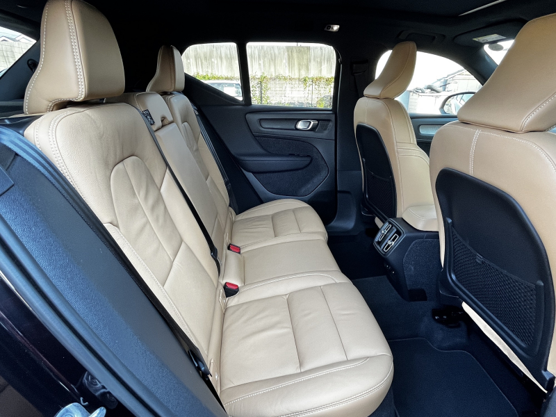 ボルボ XC40 中古車