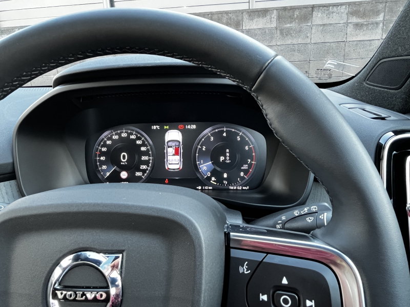 ボルボ XC40 中古車