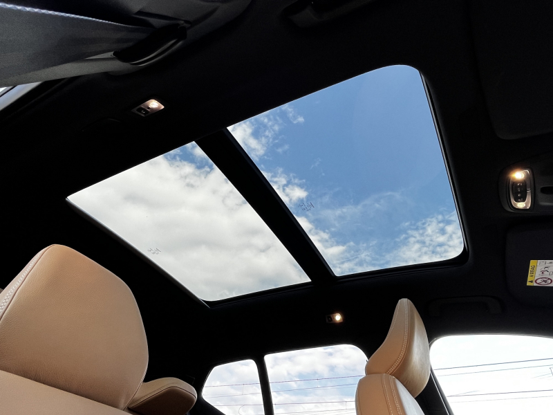 ボルボ XC40 中古車