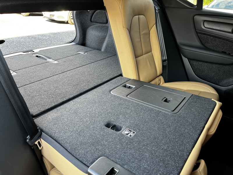 ボルボ XC40 中古車