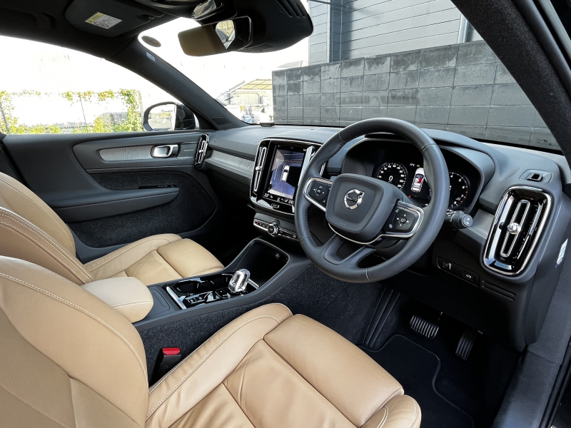 ボルボ XC40 中古車