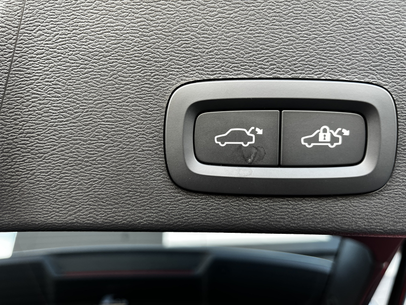 ボルボ XC40 中古車