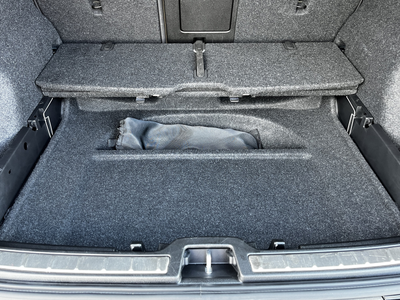 ボルボ XC40 中古車