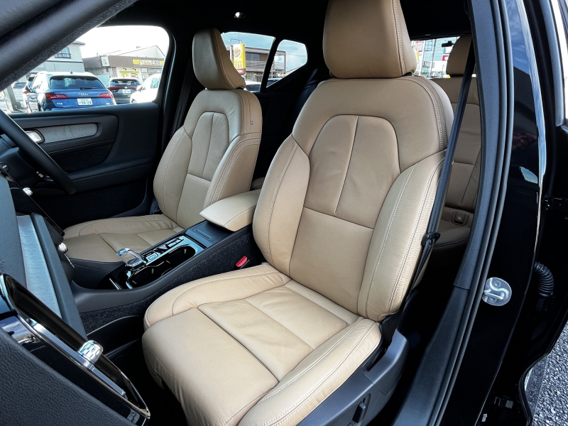 ボルボ XC40 中古車