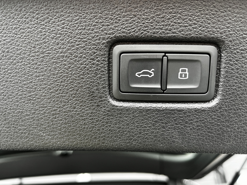 アウディ Q7 中古車