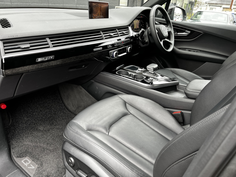 アウディ Q7 中古車