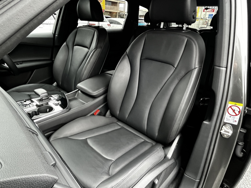 アウディ Q7 中古車