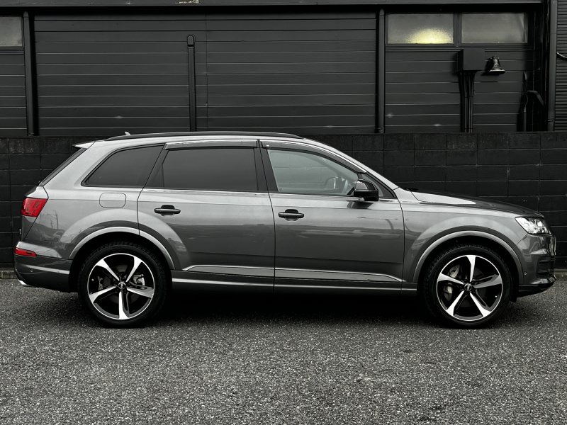 アウディ Q7 中古車