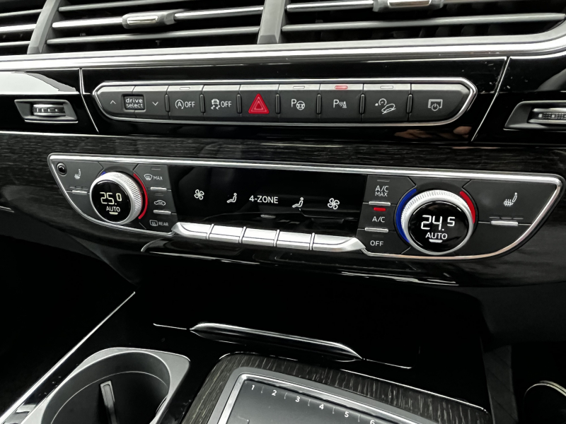 アウディ Q7 中古車