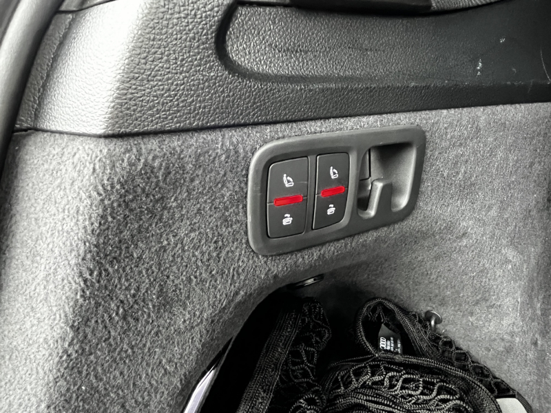 アウディ Q7 中古車