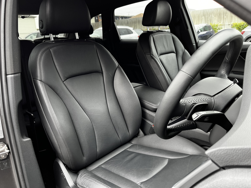 アウディ Q7 中古車