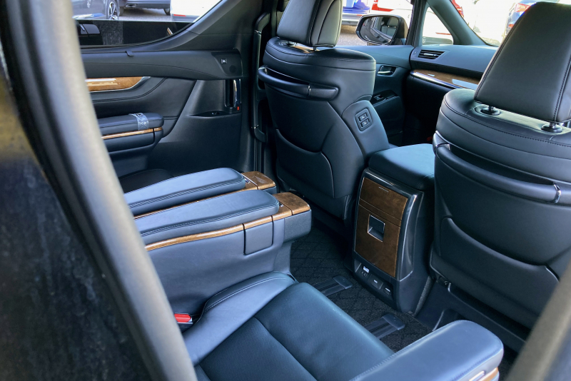 トヨタ アルファード 中古車