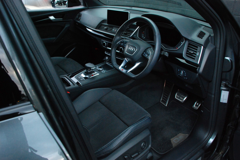 アウディ Q5 中古車