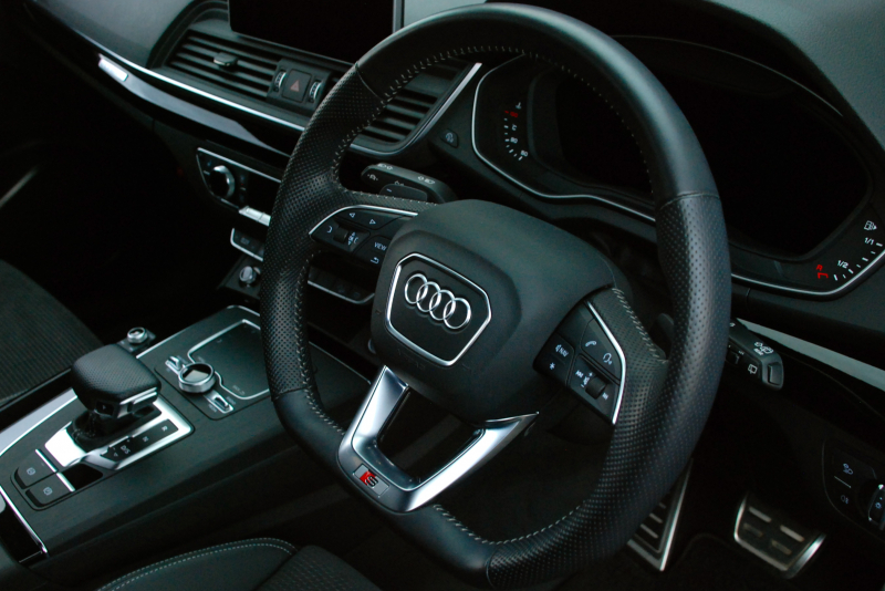 アウディ Q5 中古車