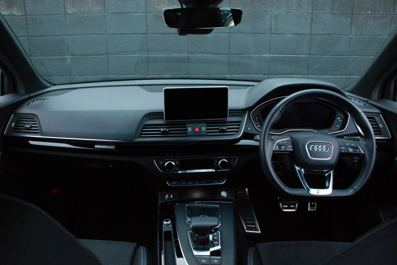 アウディ Q5 中古車