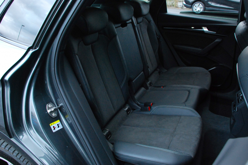 アウディ Q5 中古車
