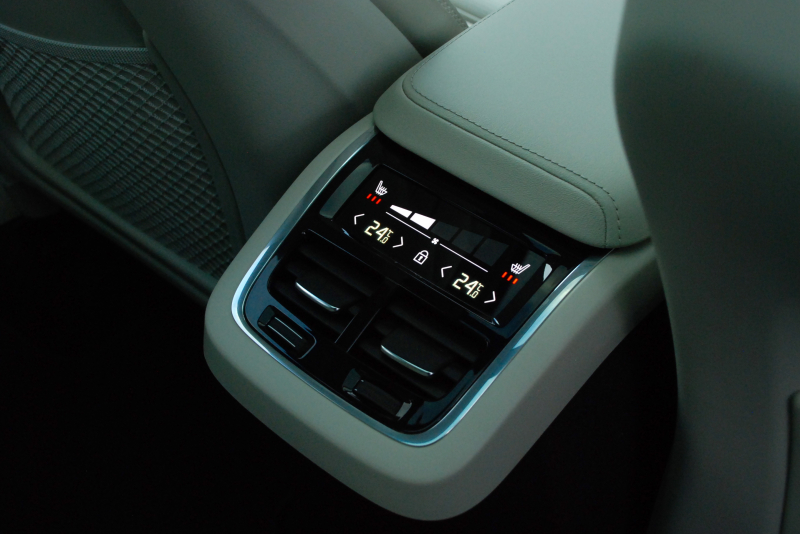 ボルボ XC60 中古車