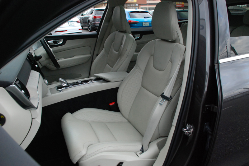 ボルボ XC60 中古車