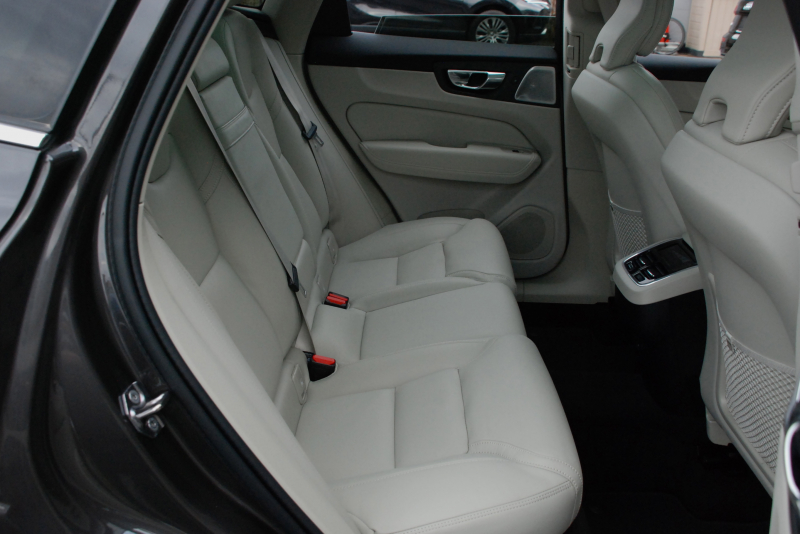 ボルボ XC60 中古車