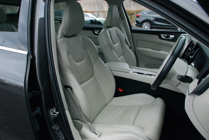 ボルボ XC60 中古車