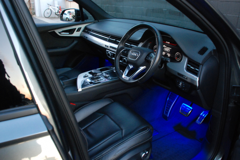 アウディ Q7 中古車