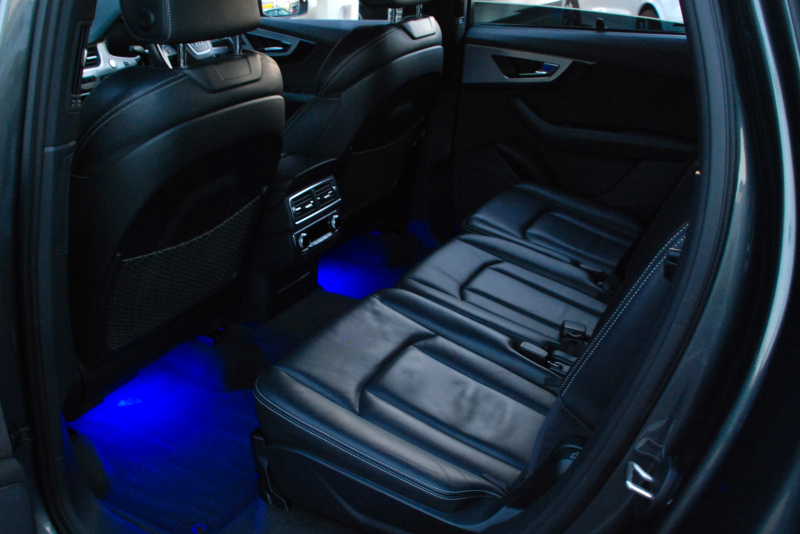 アウディ Q7 中古車