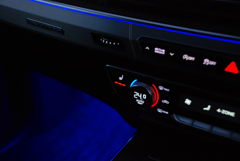 アウディ Q7 中古車