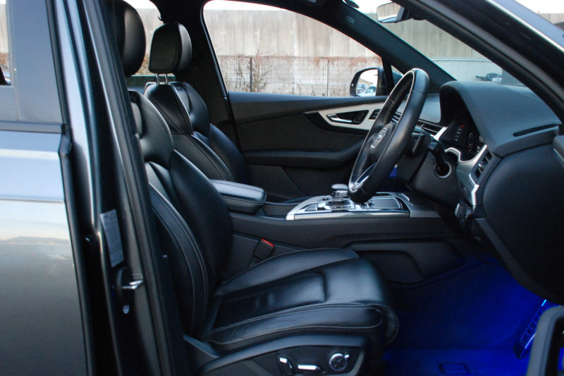 アウディ Q7 中古車