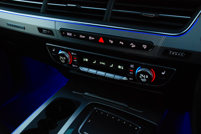 アウディ Q7 中古車