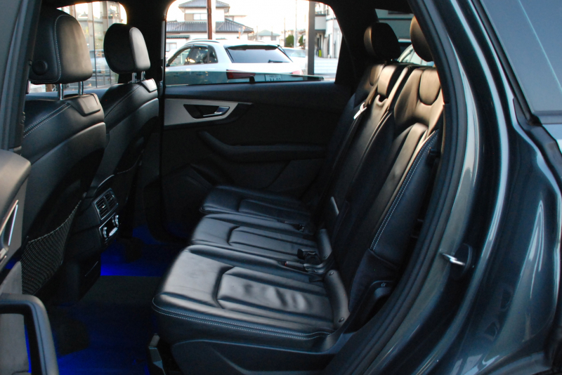 アウディ Q7 中古車
