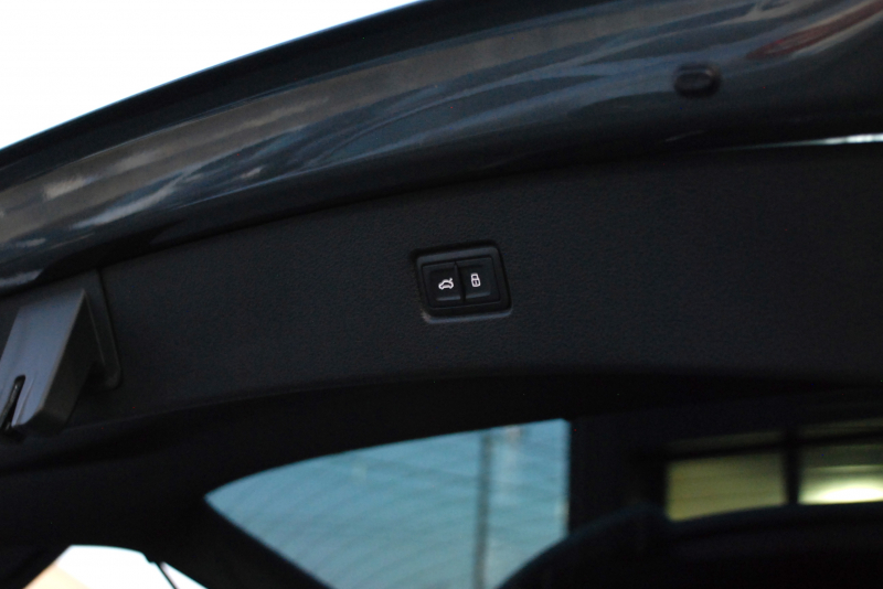 アウディ Q7 中古車