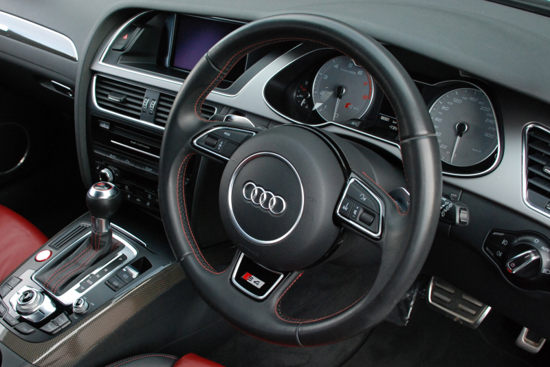 アウディ S4 中古車