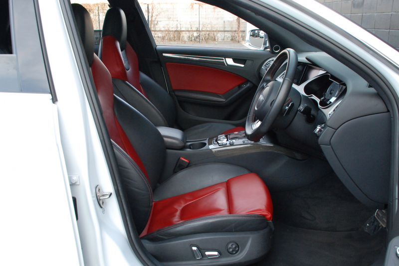 アウディ S4 中古車