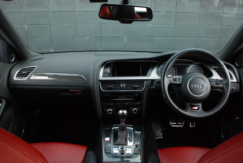 アウディ S4 中古車