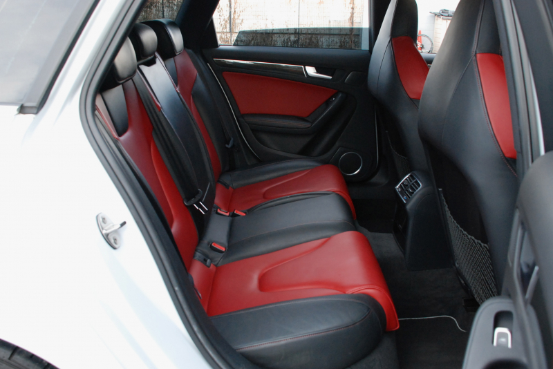 アウディ S4 中古車