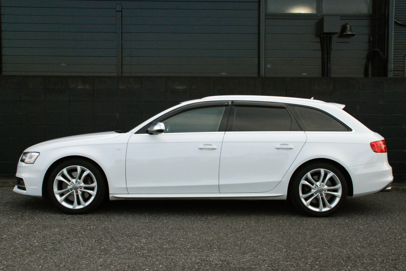 アウディ S4 中古車