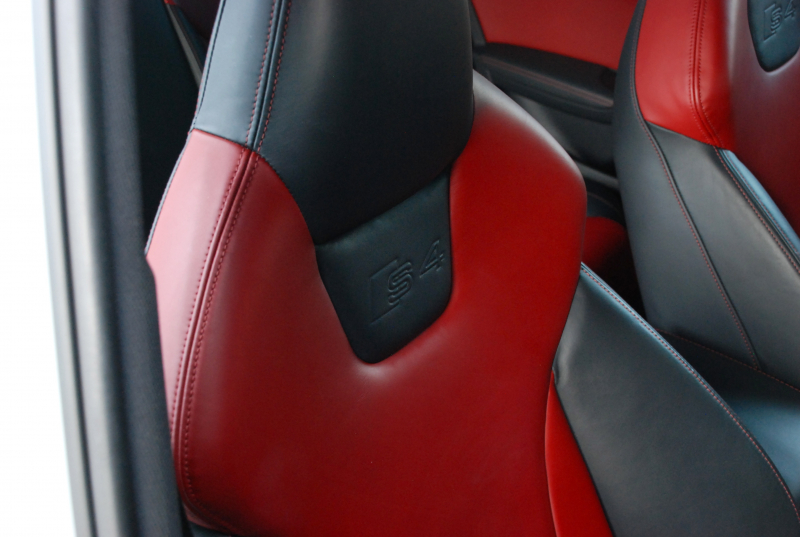 アウディ S4 中古車