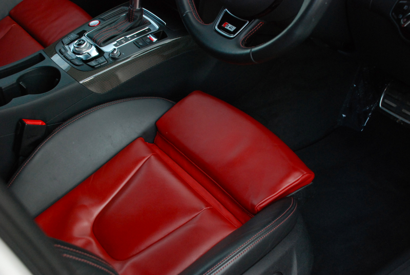 アウディ S4 中古車