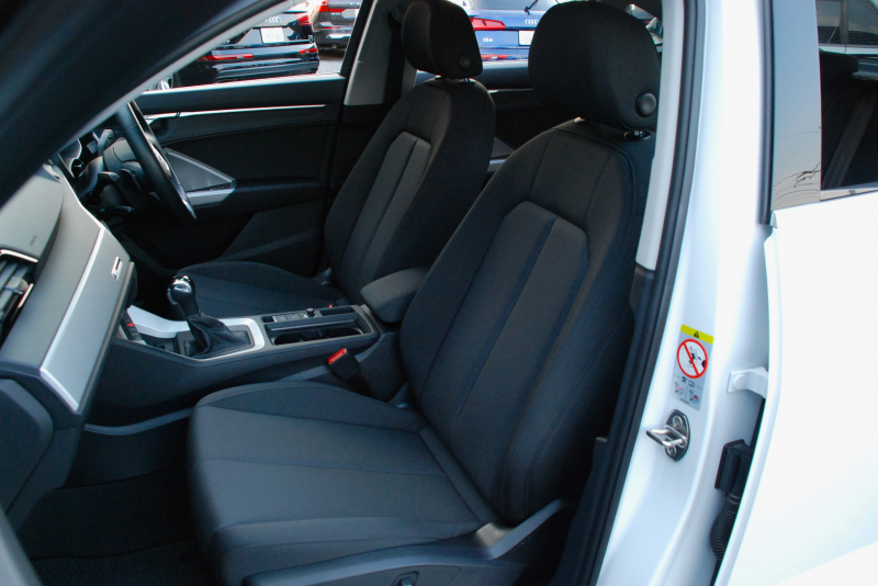 アウディ Q3 中古車