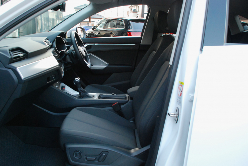 アウディ Q3 中古車