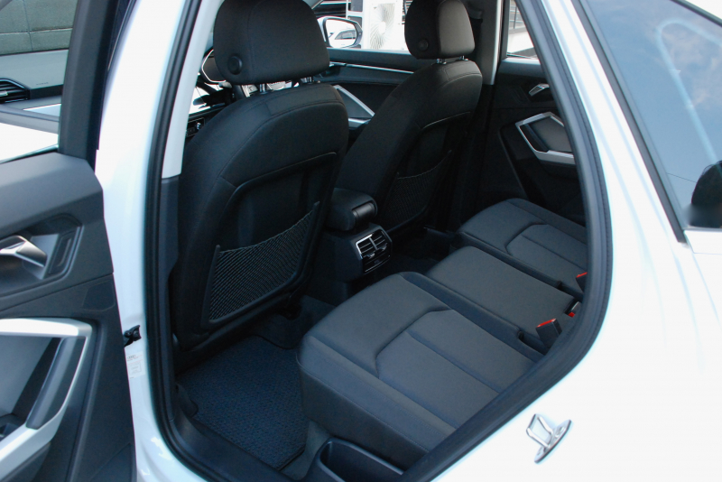 アウディ Q3 中古車