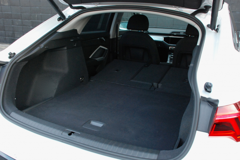 アウディ Q3 中古車