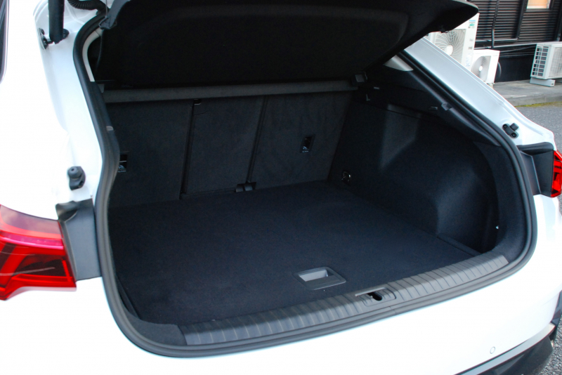 アウディ Q3 中古車