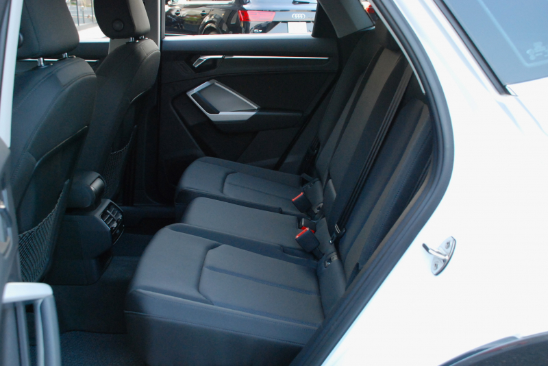 アウディ Q3 中古車