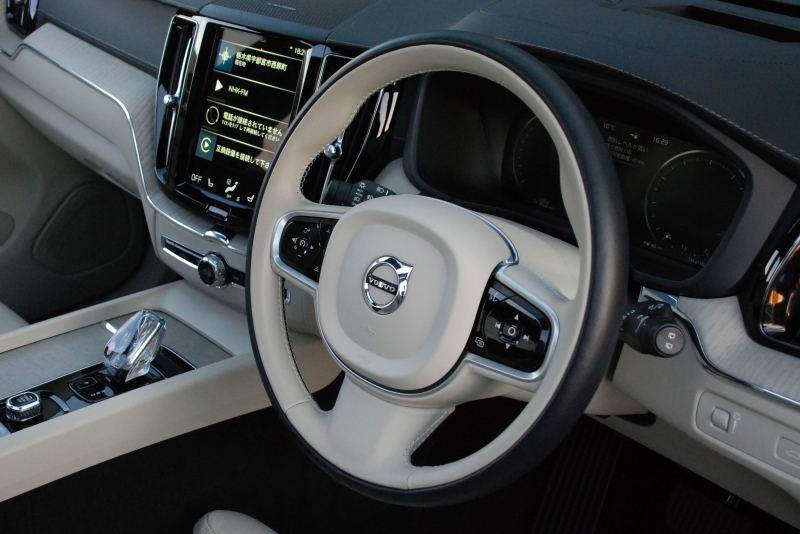 ボルボ XC60 中古車