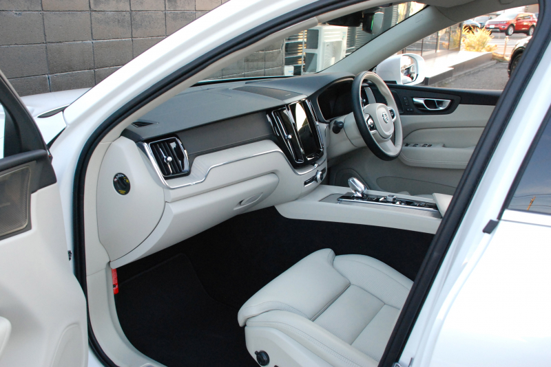 ボルボ XC60 中古車